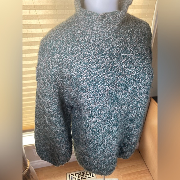 Handmade Knit Green and Cream Sweater with Puffy Sleeves - Picture 5 of 5